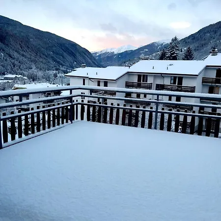 Panorama 3b - Affittipontedilegno شقة Temù